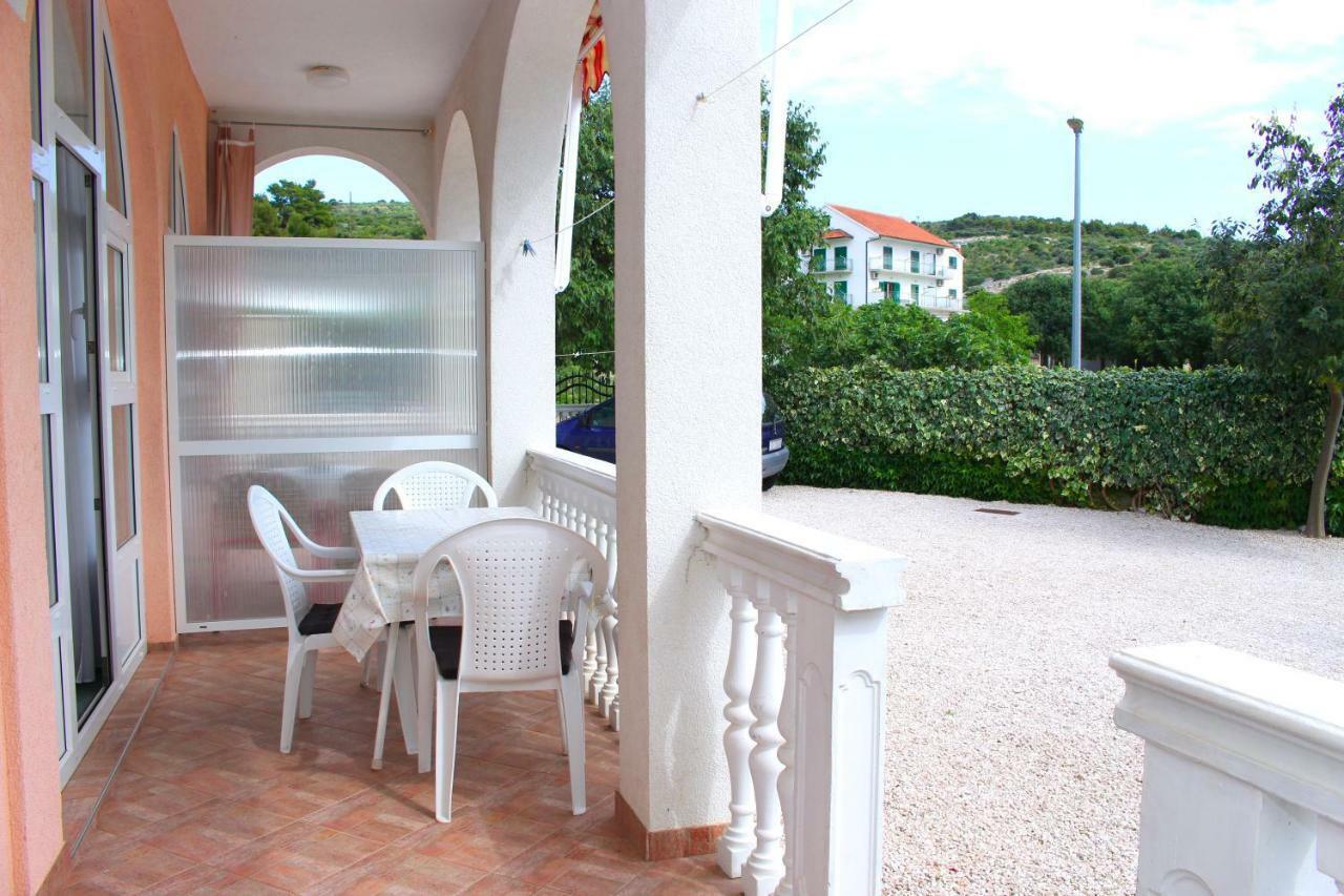 Apartments Tonka Primosten Exterior photo